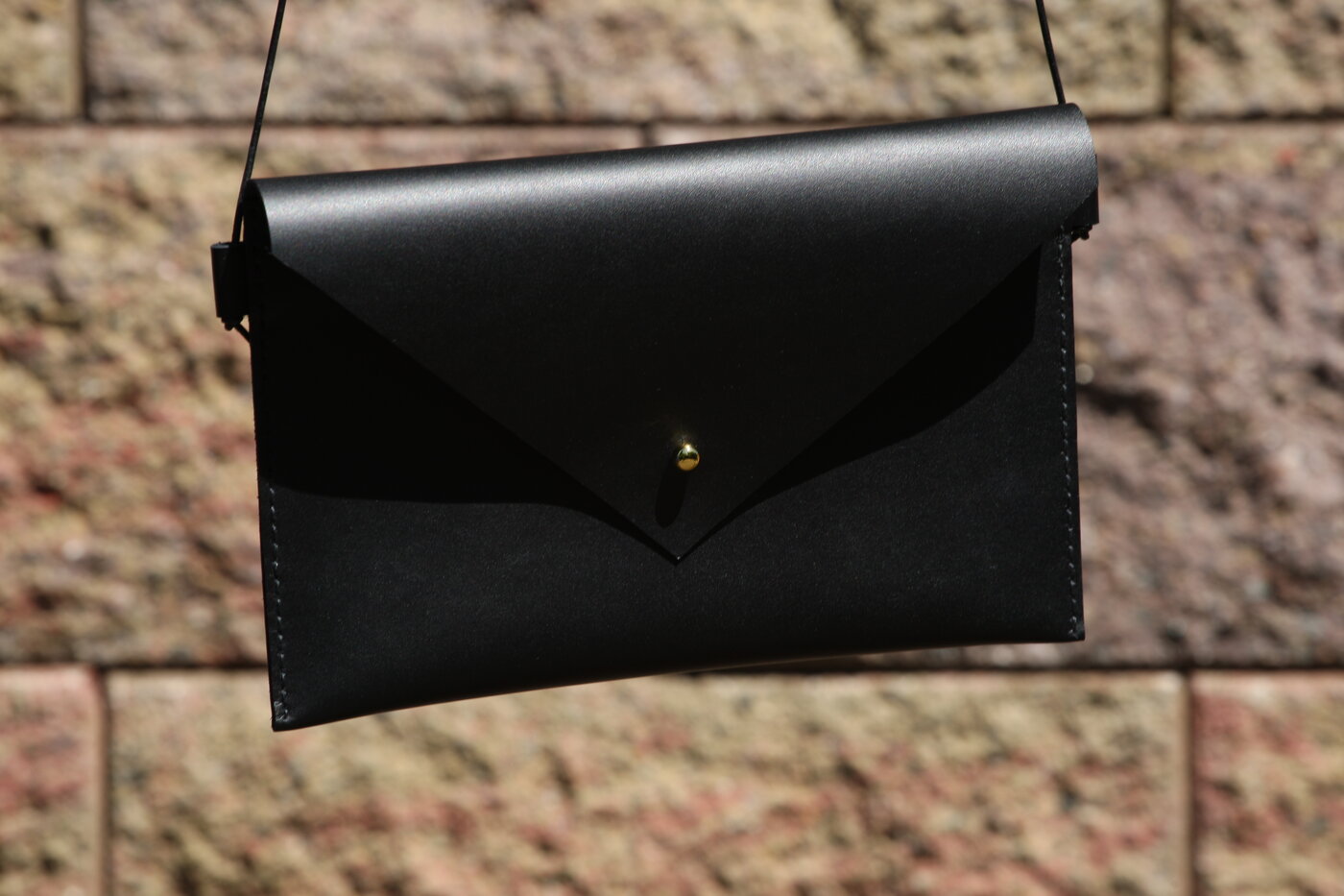 KARA - Černé kožené psaníčko