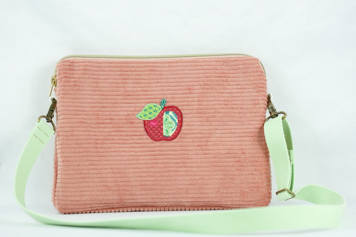 Kabelka a obal na iPad - Apple